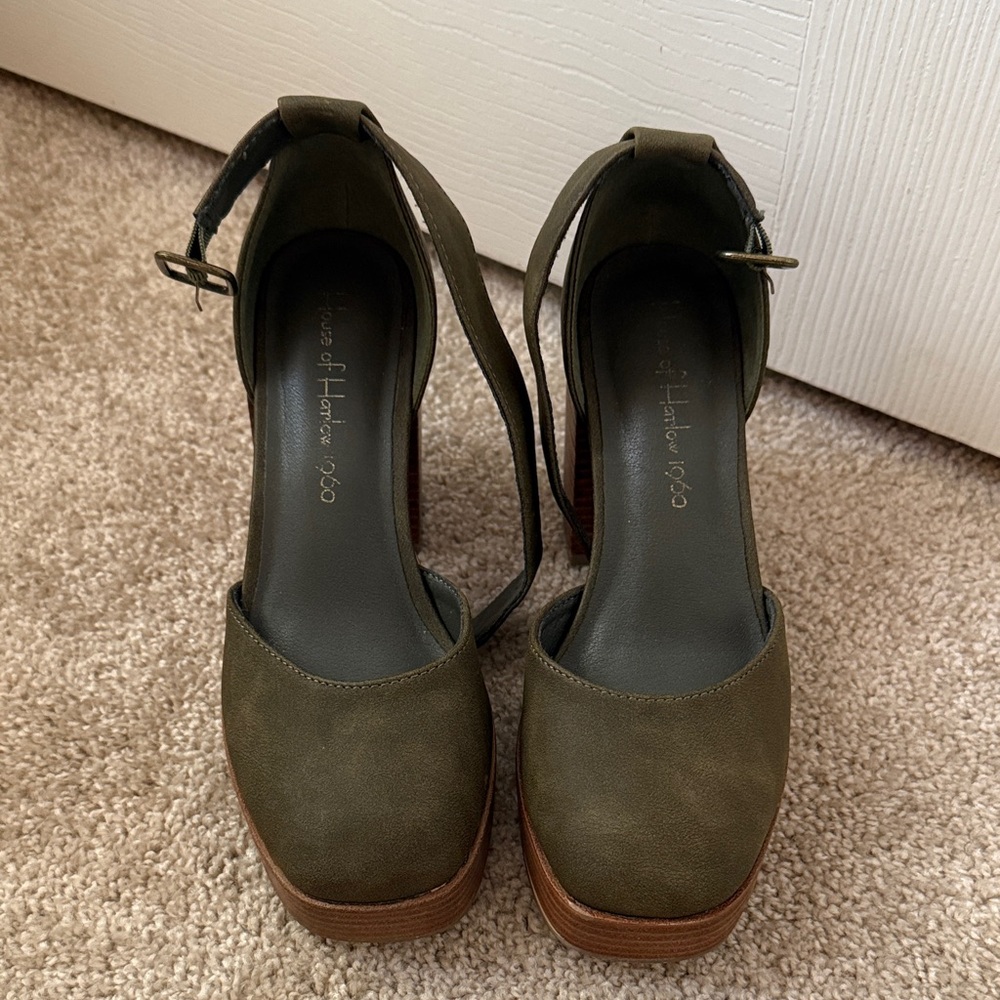 House of Harlow 1960 Green Platform Shoes